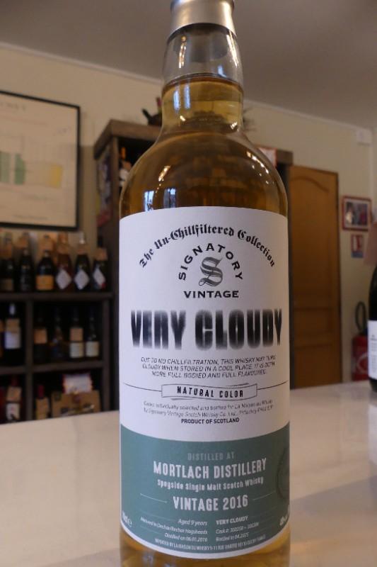 Mortlach ,Speyside single Malt, ,Signatory Vintage ,Very Cloudy 