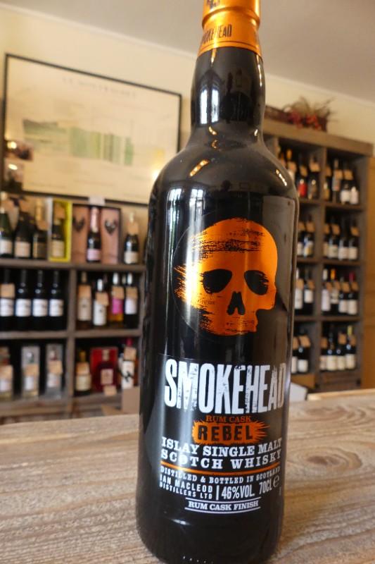 Whisky Smokehead tourbé Ecosse ,Ian Macleod ;finition Rhum,Islay single malt